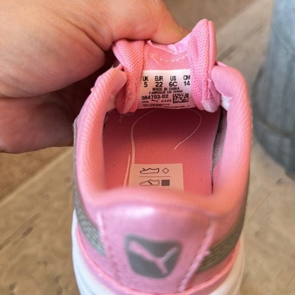 Size Toddler 5c Puma Sneakers - Picture 6 of 6
